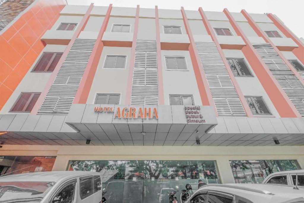 Agraha Andalas Hotel Макасар Екстериор снимка