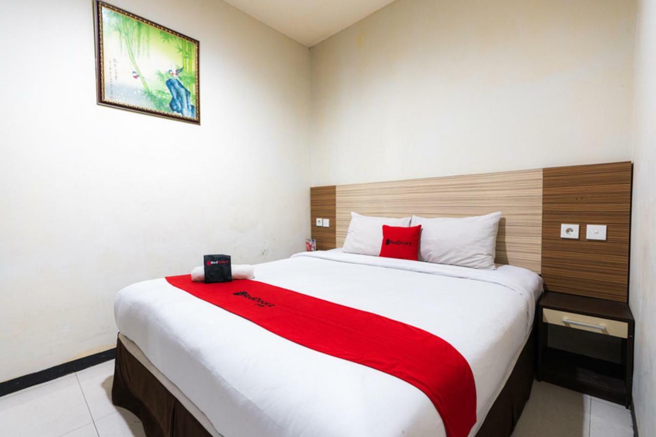 Agraha Andalas Hotel Макасар Екстериор снимка