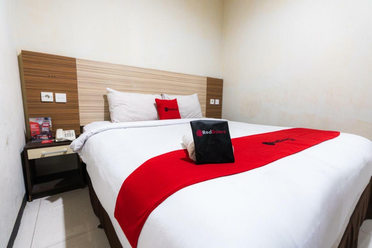 Agraha Andalas Hotel Макасар Екстериор снимка