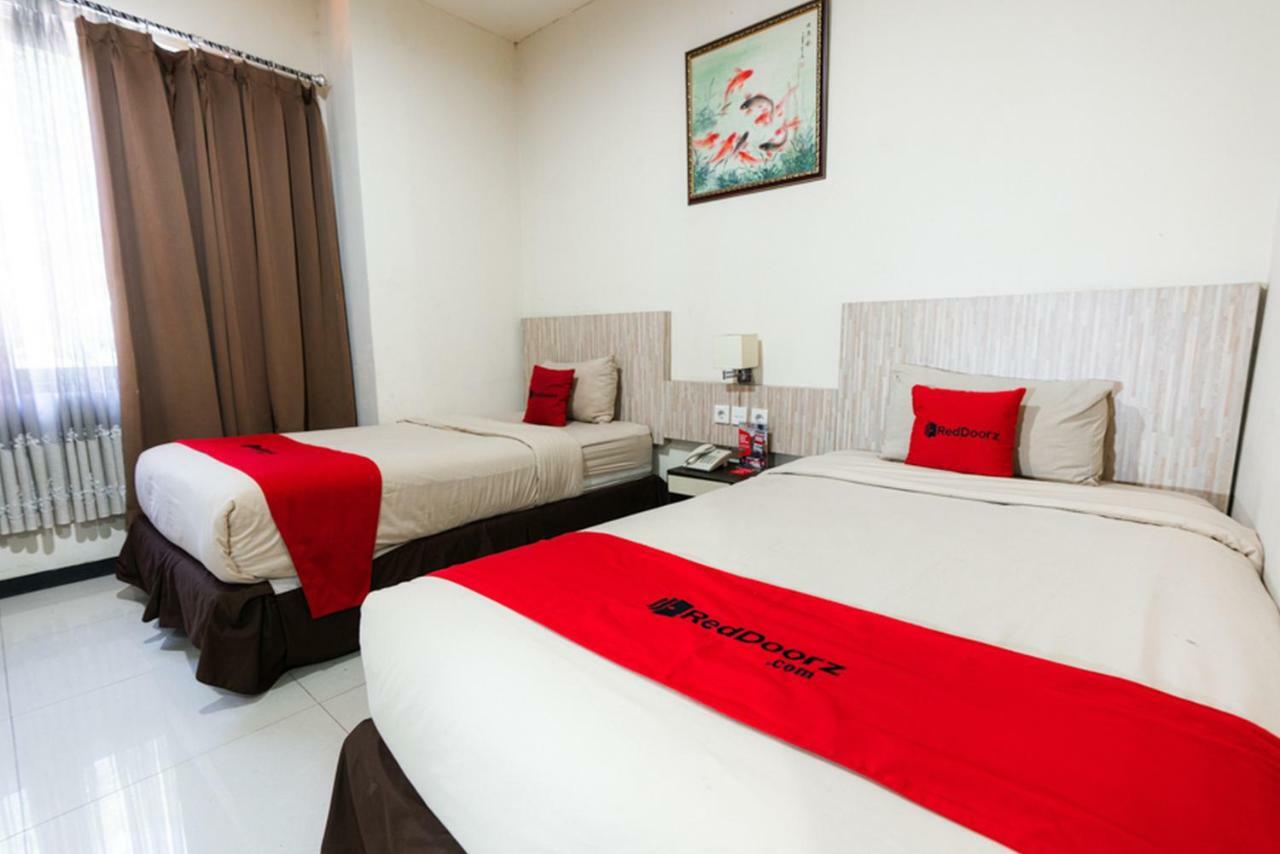 Agraha Andalas Hotel Макасар Екстериор снимка