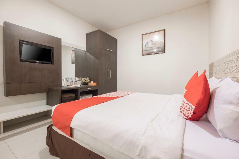 Agraha Andalas Hotel Макасар Екстериор снимка