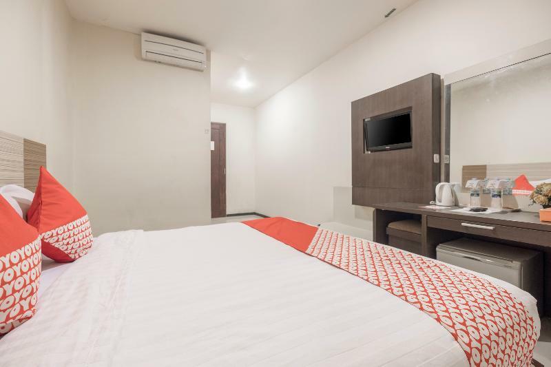 Agraha Andalas Hotel Макасар Екстериор снимка