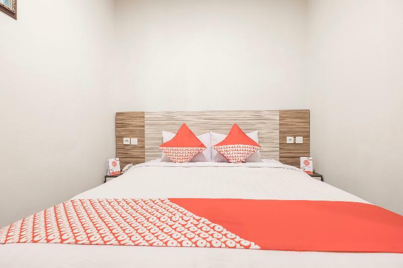 Agraha Andalas Hotel Макасар Екстериор снимка