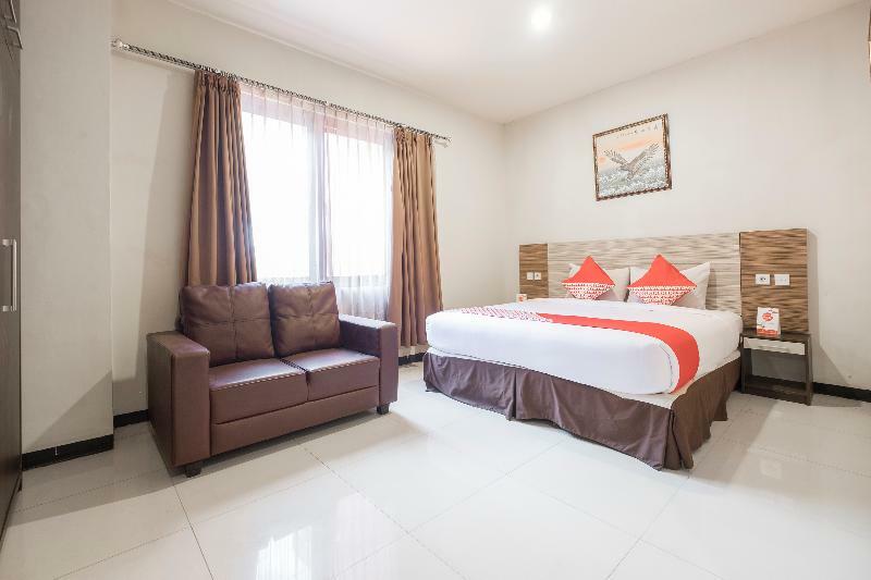 Agraha Andalas Hotel Макасар Екстериор снимка