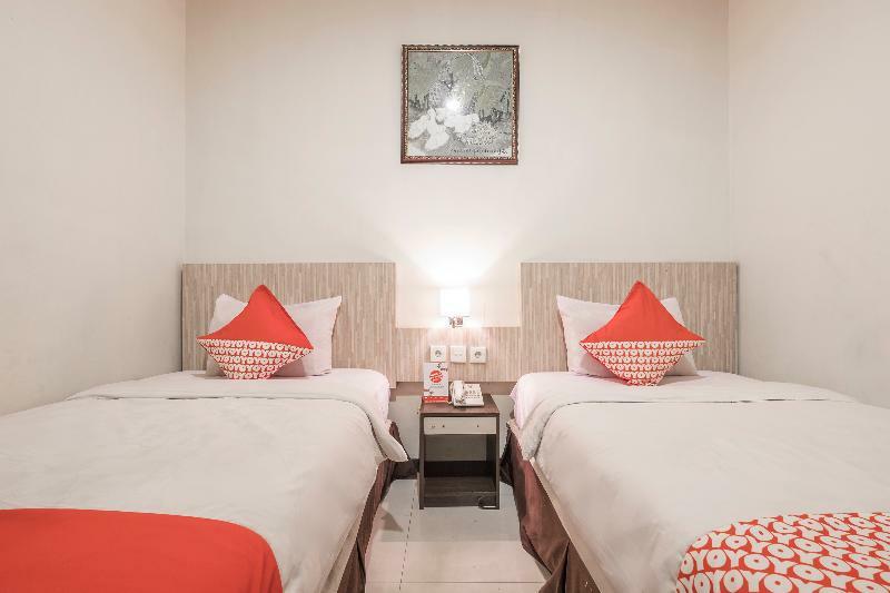 Agraha Andalas Hotel Макасар Екстериор снимка